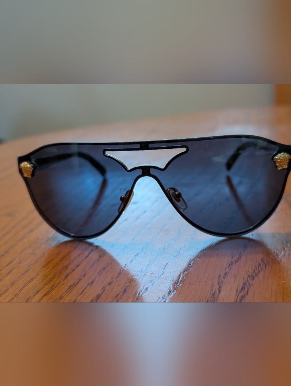 Versace Sunglasses 2161 1002/87 140 3N Made In Italy. Pre loved.